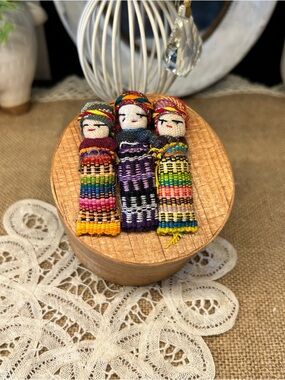 Vintage Guatemalan Worry Dolls Handmade Folk Art Set in Round Wooden Trinket Box
